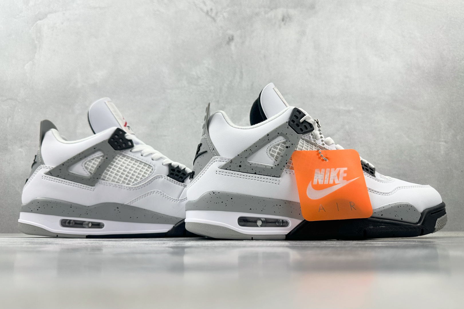 绿 X 
Jordan Air Jordan 4 0G White Cement白灰

货号：FV502