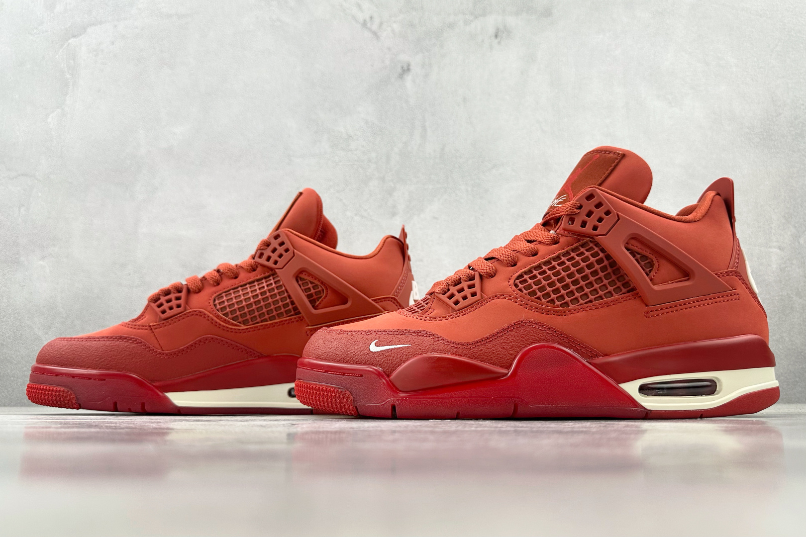绿 X 
Nigel Sylvester x Jordan Air Jordan 4 OG Brick 