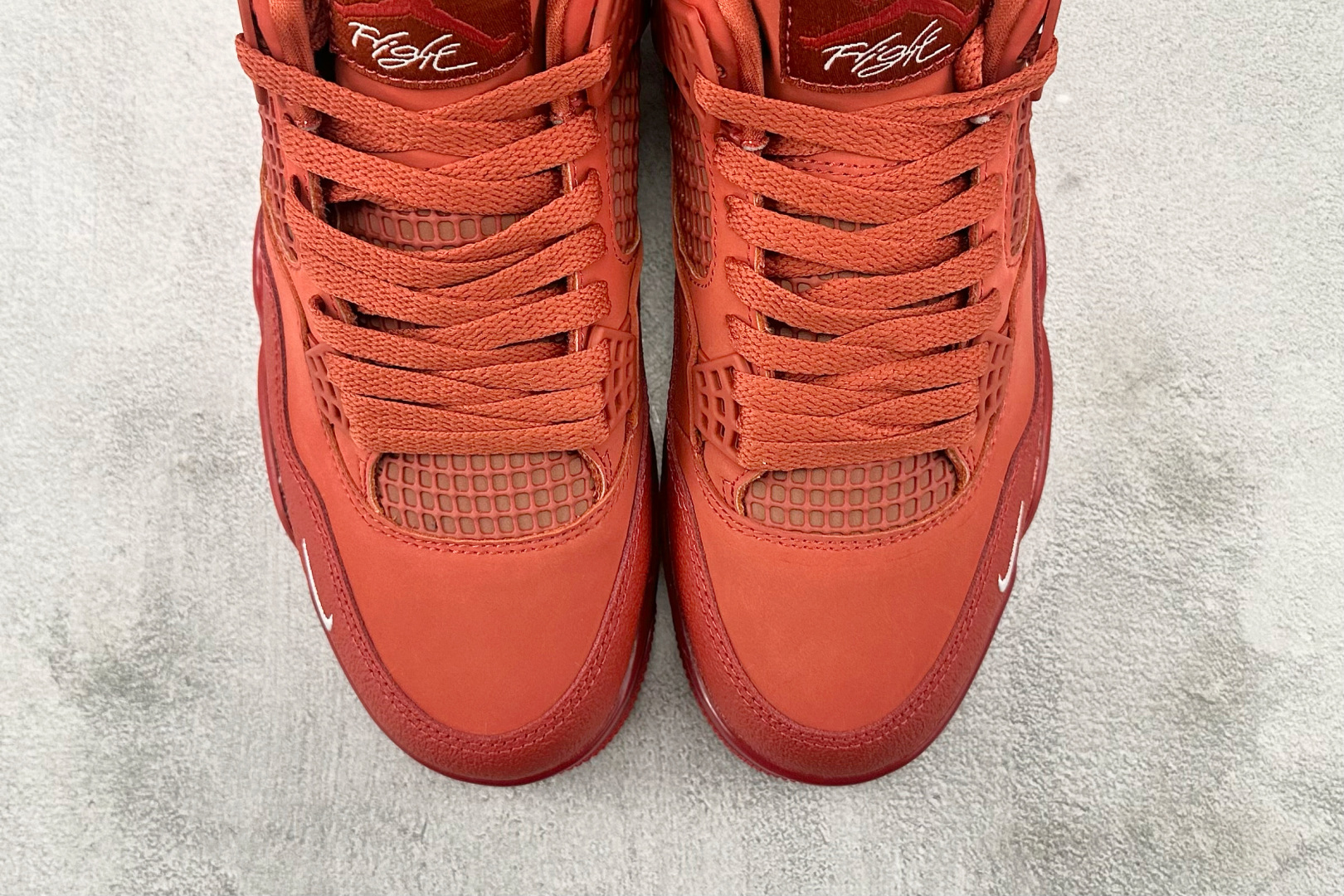 绿 X 
Nigel Sylvester x Jordan Air Jordan 4 OG Brick 