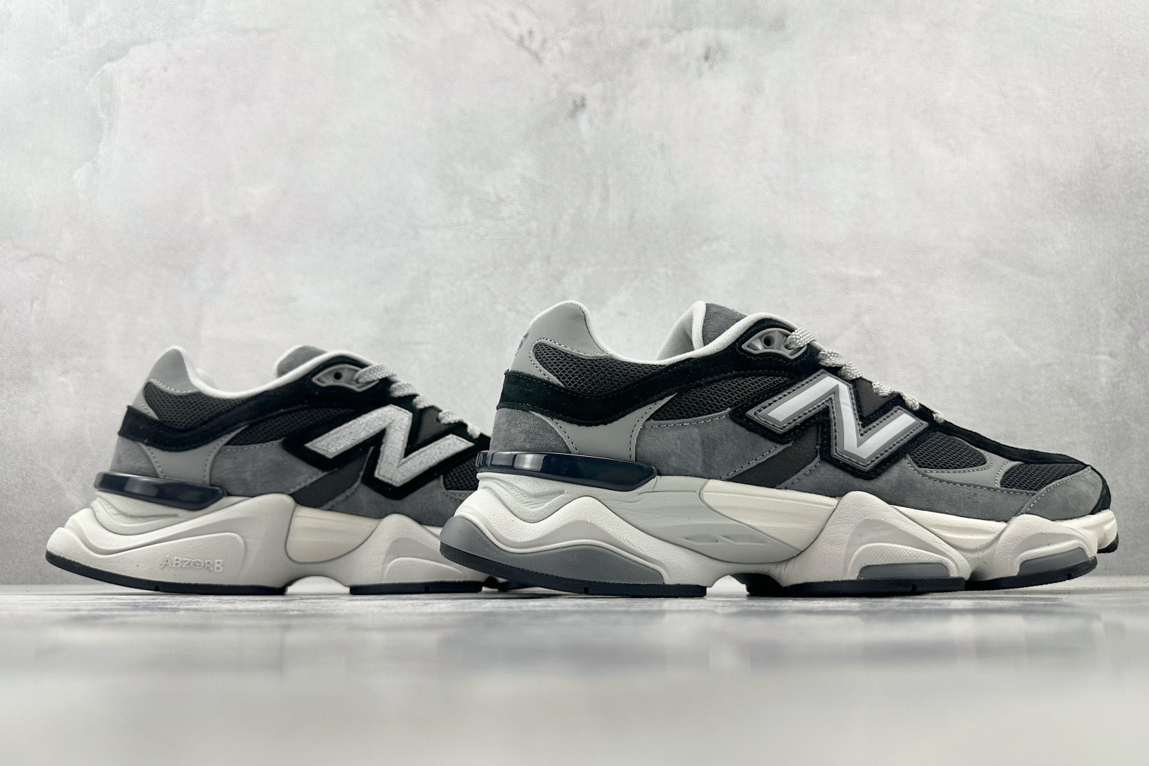 C 版 
大厂出品  New Balance NB 9060 黑灰色

货号：U9060JBD
尺码：3