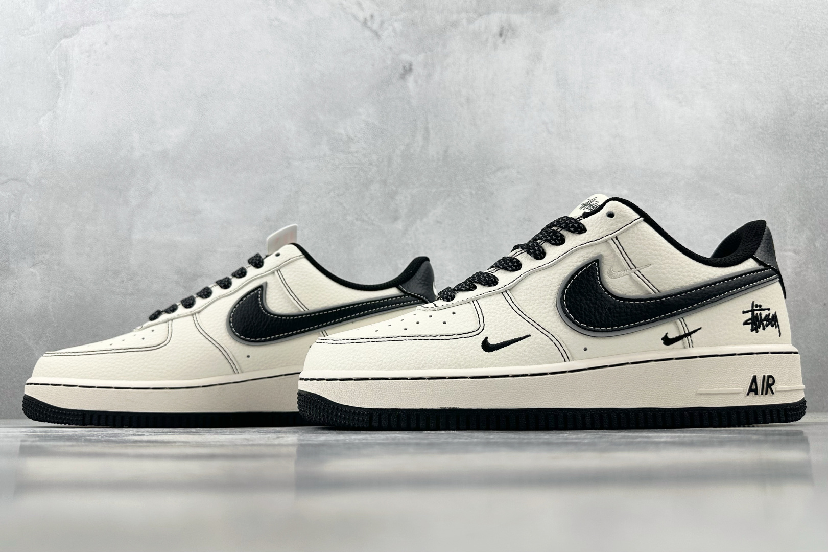 XC 
Nike Air Force 1'07 斯图西 联名 米白黑

货号：HH7518 059
尺码