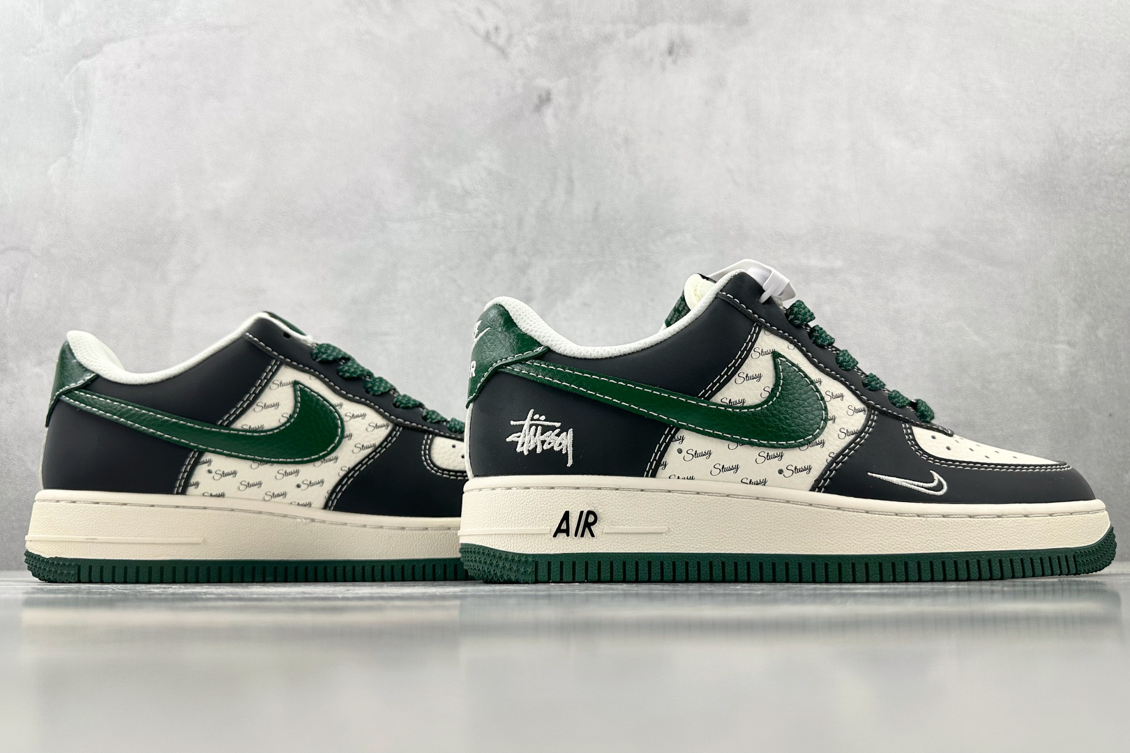 XC 
Nike Air Force 1'07 斯图西 联名 黑白绿

货号：XS1958 572
尺码