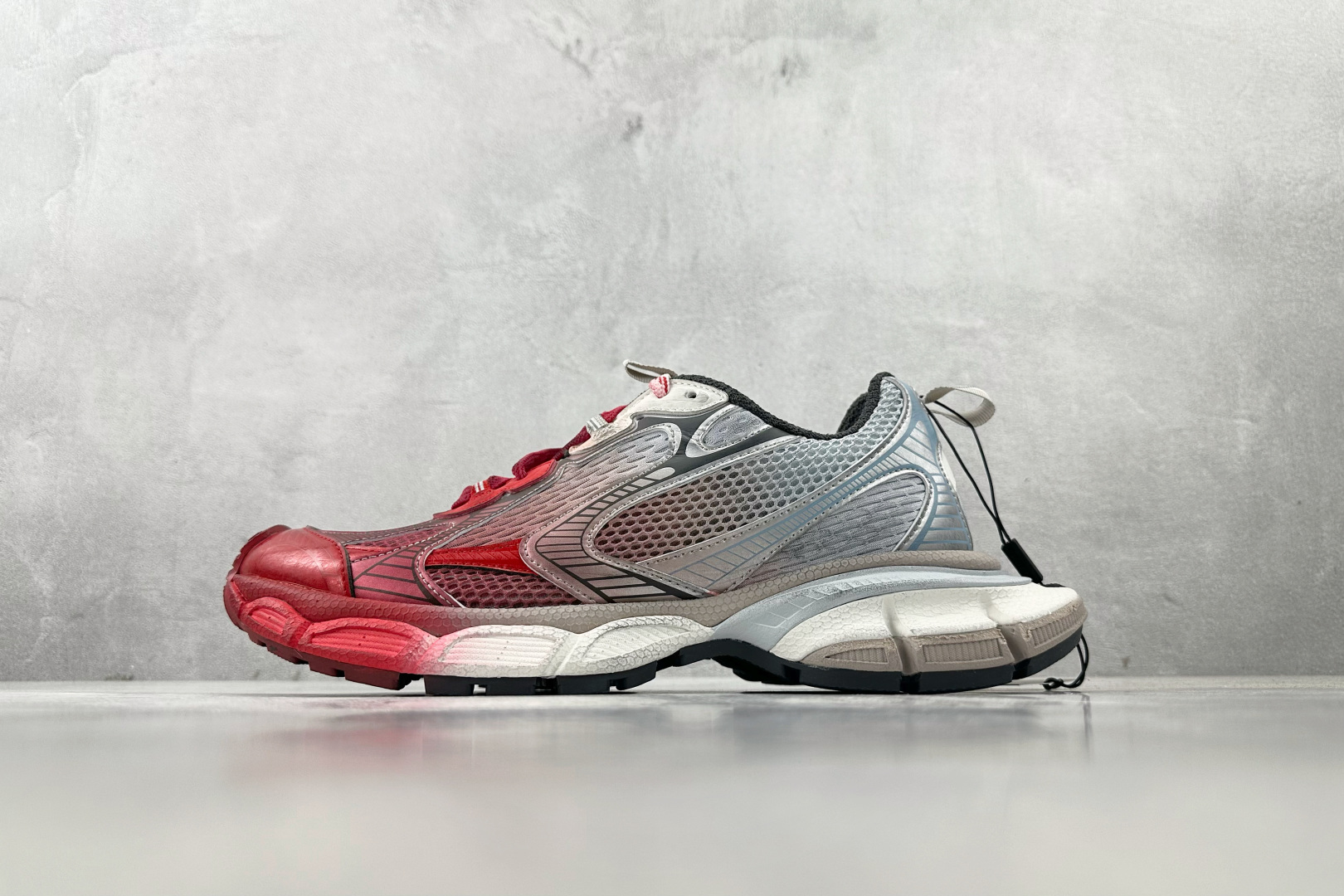 GT 
全套数据私模 Balenciaga 巴黎世家 3XL 灰色

货号：W3XTS9461
尺码：3