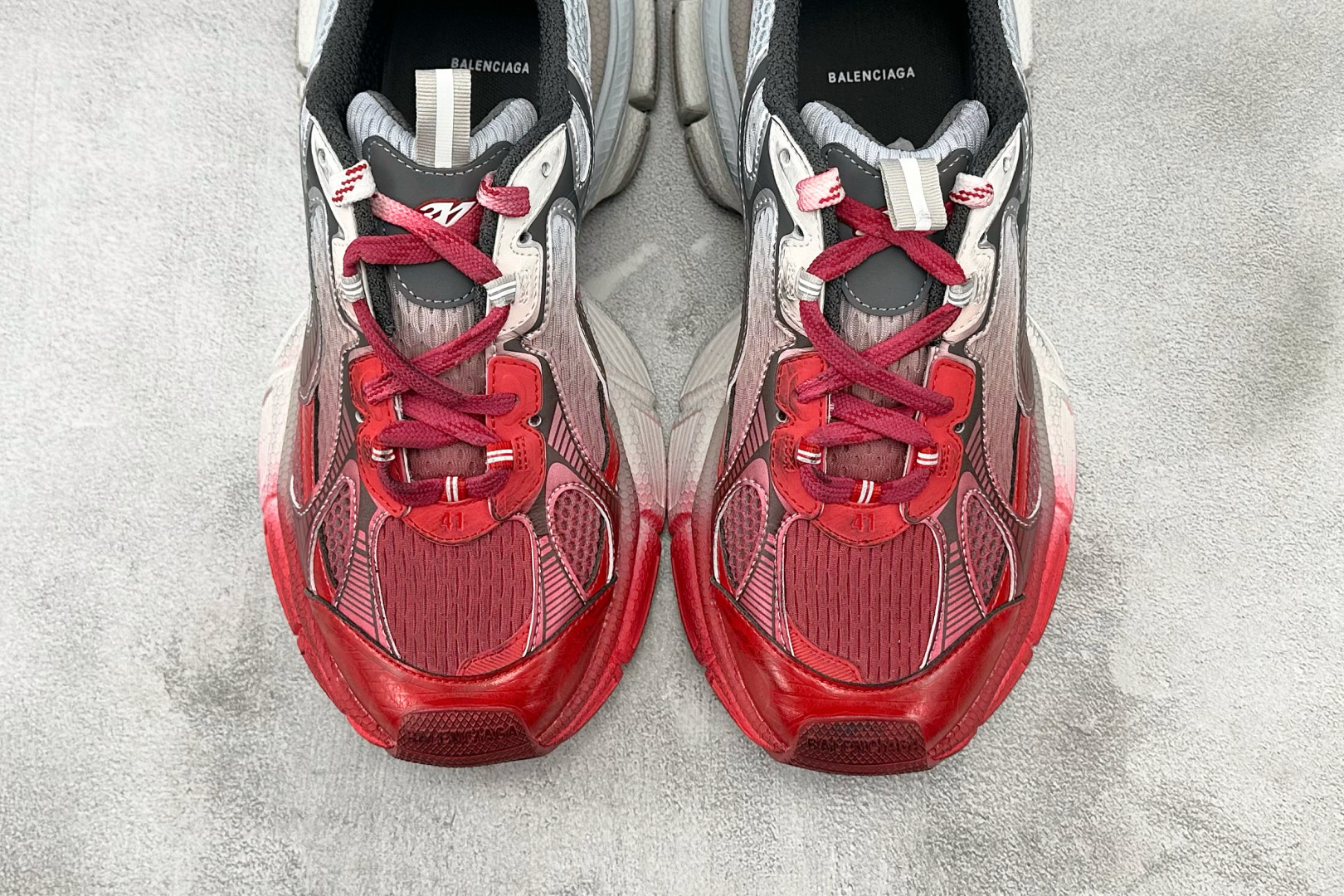 GT 
全套数据私模 Balenciaga 巴黎世家 3XL 灰色

货号：W3XTS9461
尺码：3