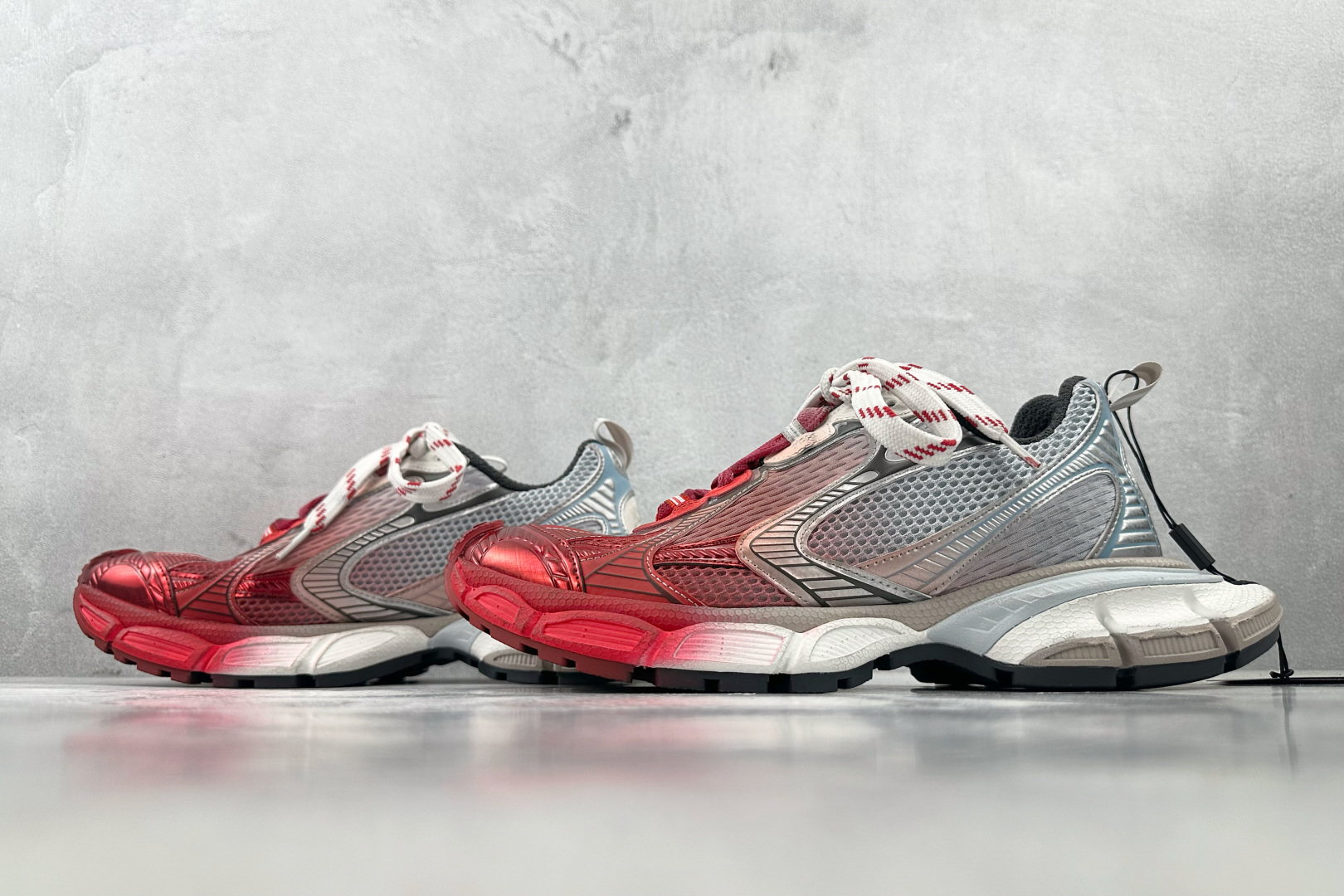 XA 
最新外贸批次 Balenciaga 巴黎世家 3XL 灰色

货号：W3XTS9461
尺码：3
