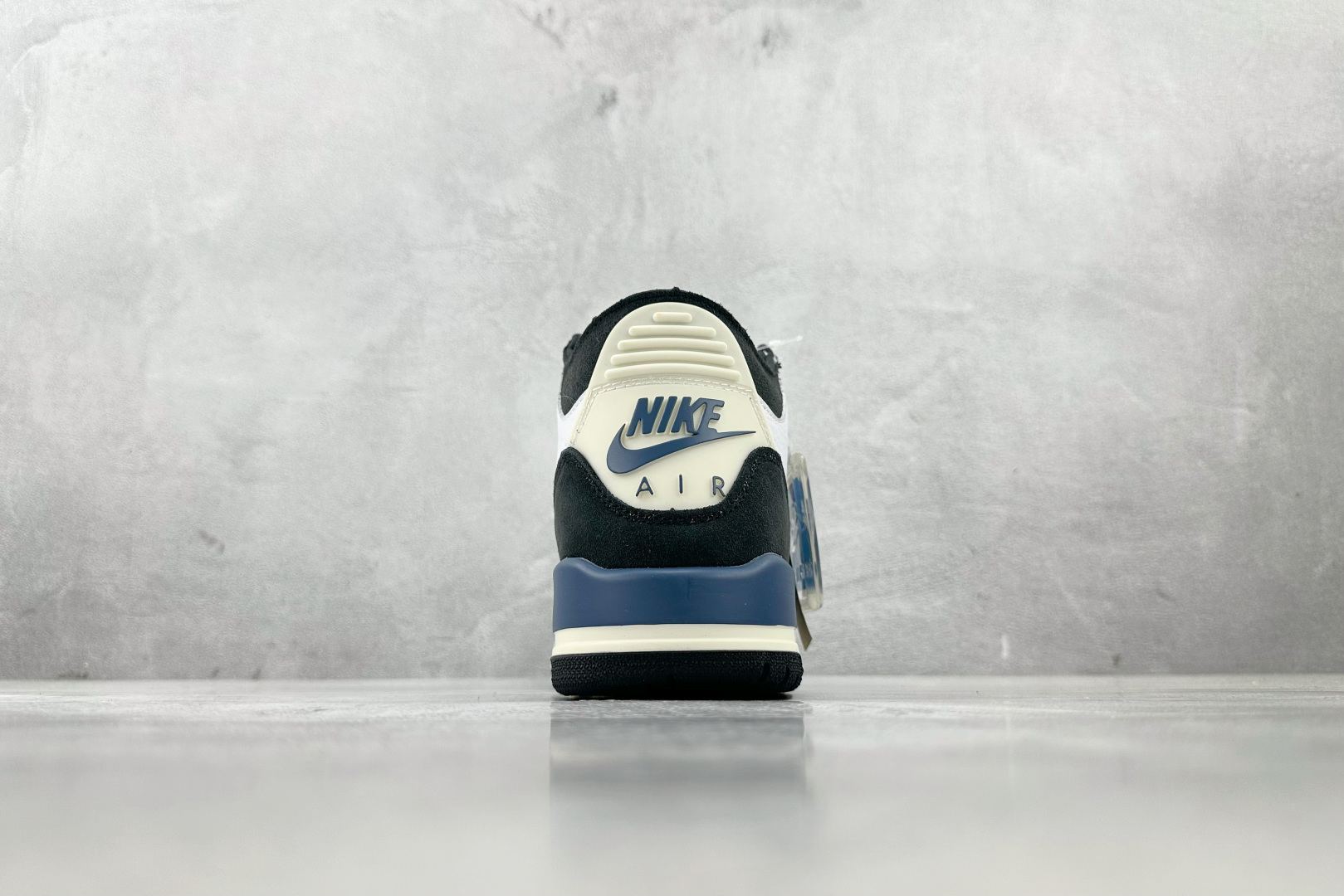 HG 
极致性价比  A Ma Maniére x Jordan Air Jordan 3 DIFFUS