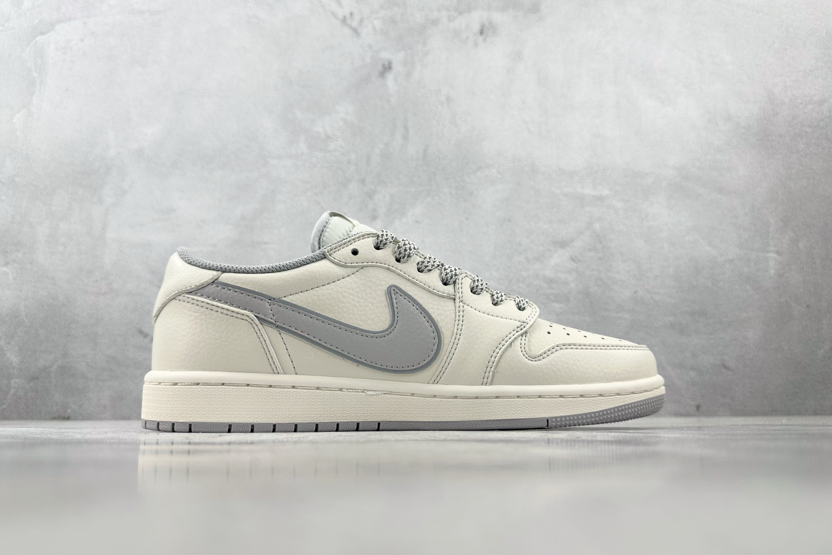 DK 
定制 Air Jordan 1 Low ow SP 米白灰

货号：DH0223 332
尺码：