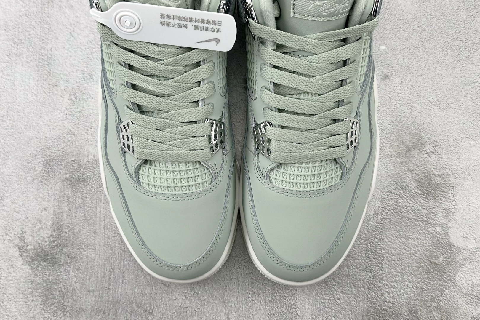 绿 X 
Jordan Air Jordan 4 “Seafoam”绿米

货号：HV0823-003
