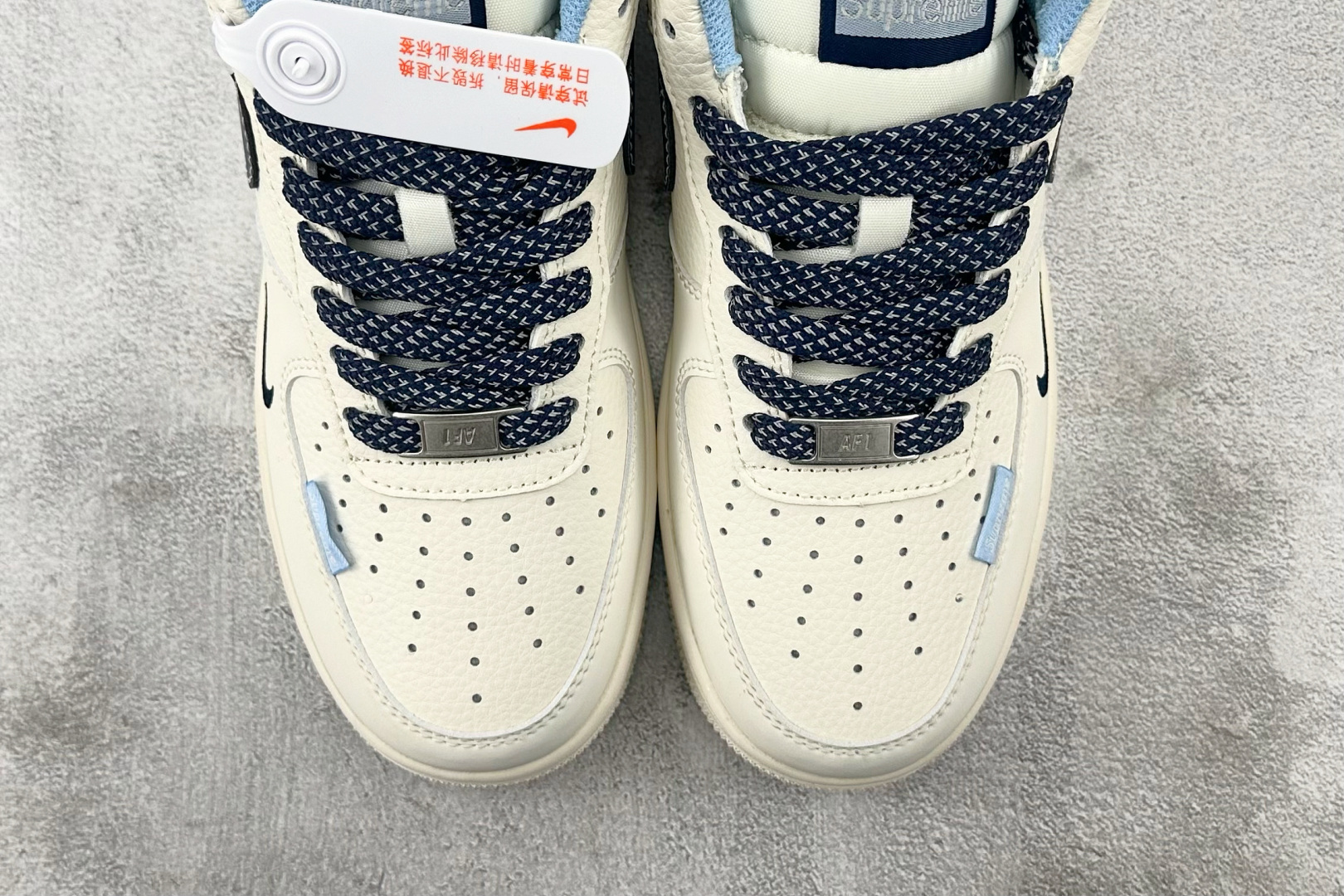 XC 
Nike Air Force 1'07  Supreme 联名 米白蓝

货号：XS1958 5