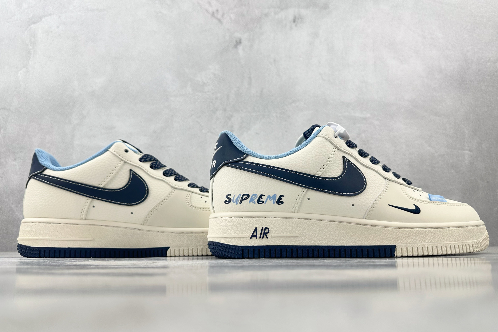 XC 
Nike Air Force 1'07  Supreme 联名 米白蓝

货号：XS1958 5