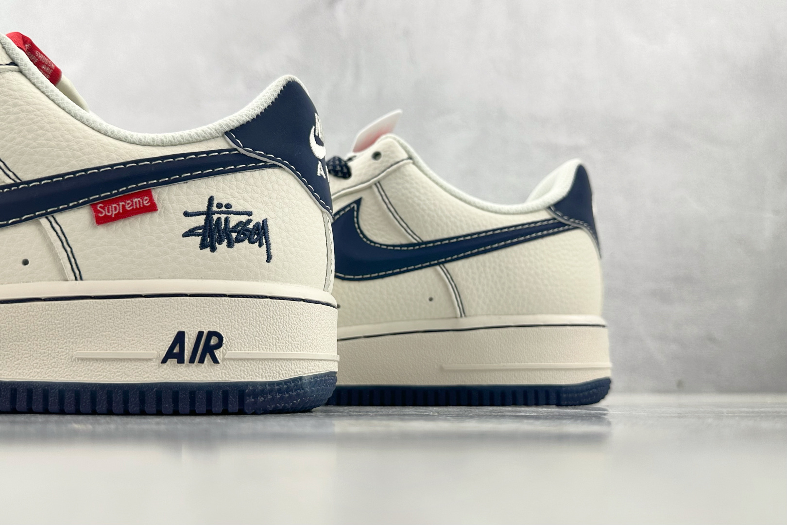 XC 
Nike Air Force 1'07 斯图西 联名 米白蓝

货号：HH7518 072
尺码