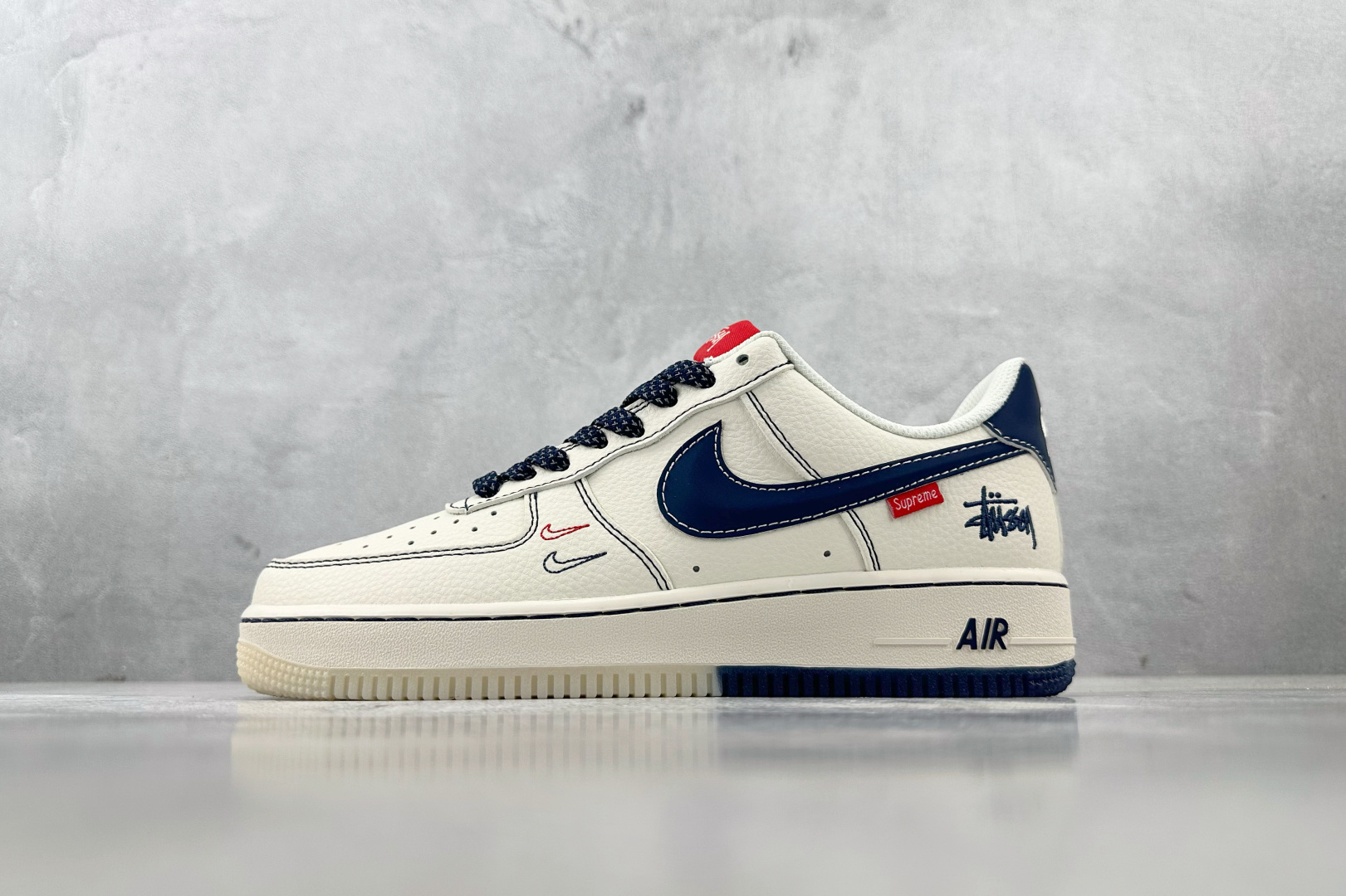 XC 
Nike Air Force 1'07 斯图西 联名 米白蓝

货号：HH7518 072
尺码