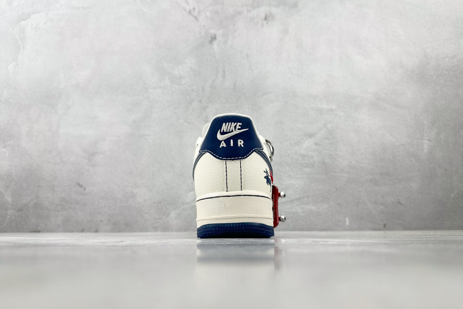 XC 
Nike Air Force 1'07 斯图西 联名 米白蓝

货号：HH7518 072
尺码