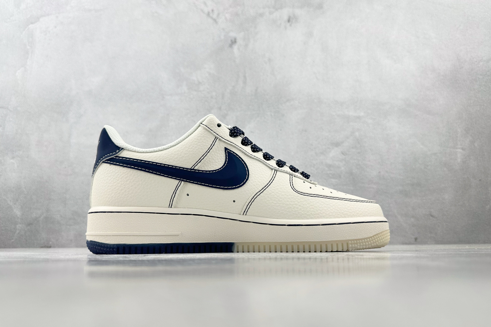 XC 
Nike Air Force 1'07 斯图西 联名 米白蓝

货号：HH7518 072
尺码