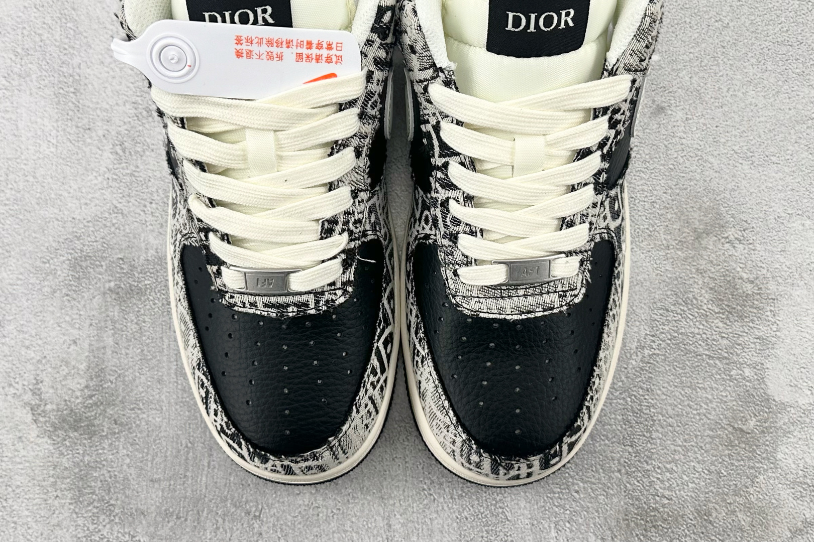 XC 
Nike Air Force 1'07  Dior 联名 黑白

货号：XS1958 581
尺