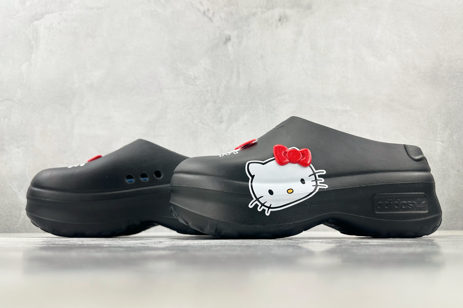 CD 
Hello Kitty/凯蒂猫 × adidas originals AdiFOM Stan S