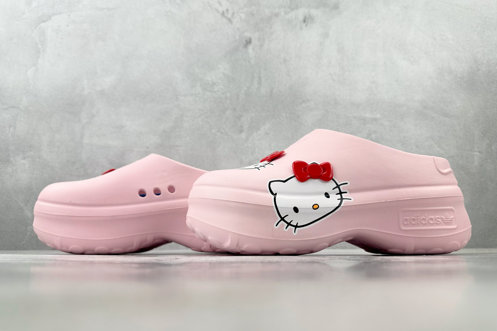 CD 
Hello Kitty/凯蒂猫 × adidas originals AdiFOM Stan S