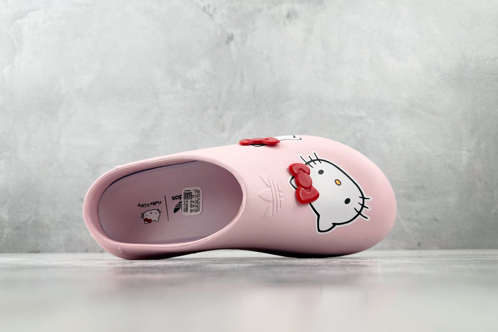 CD 
Hello Kitty/凯蒂猫 × adidas originals AdiFOM Stan S