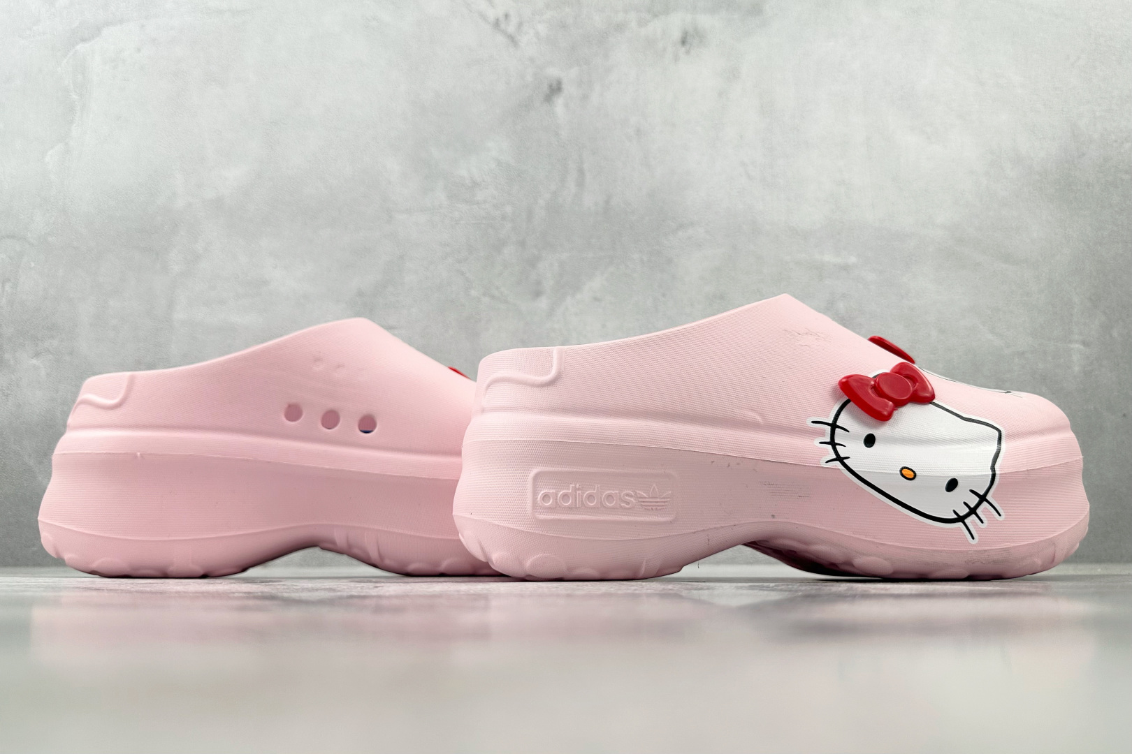 CD 
Hello Kitty/凯蒂猫 × adidas originals AdiFOM Stan S