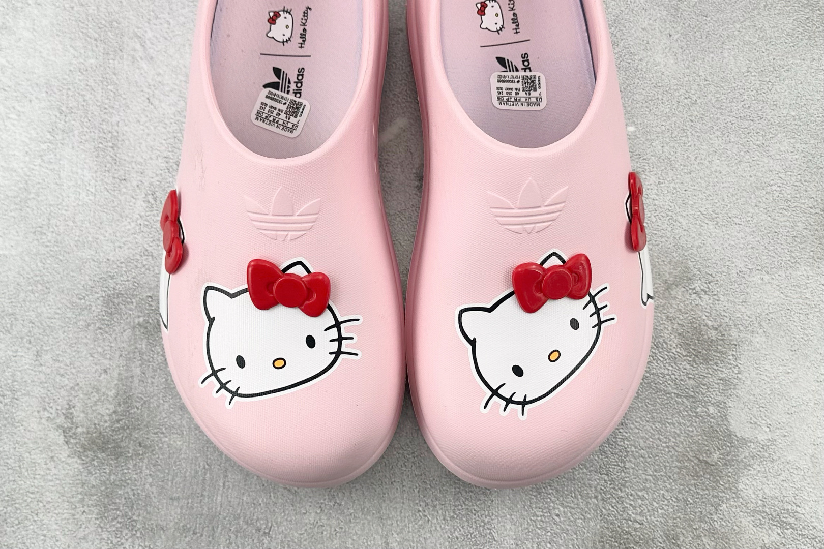 CD 
Hello Kitty/凯蒂猫 × adidas originals AdiFOM Stan S