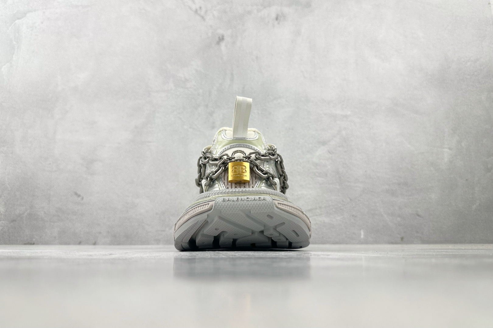 VG 
代购版 Balenciaga巴黎世家 3XL 灰银 童心锁

货号： W3XPL 9182
尺码