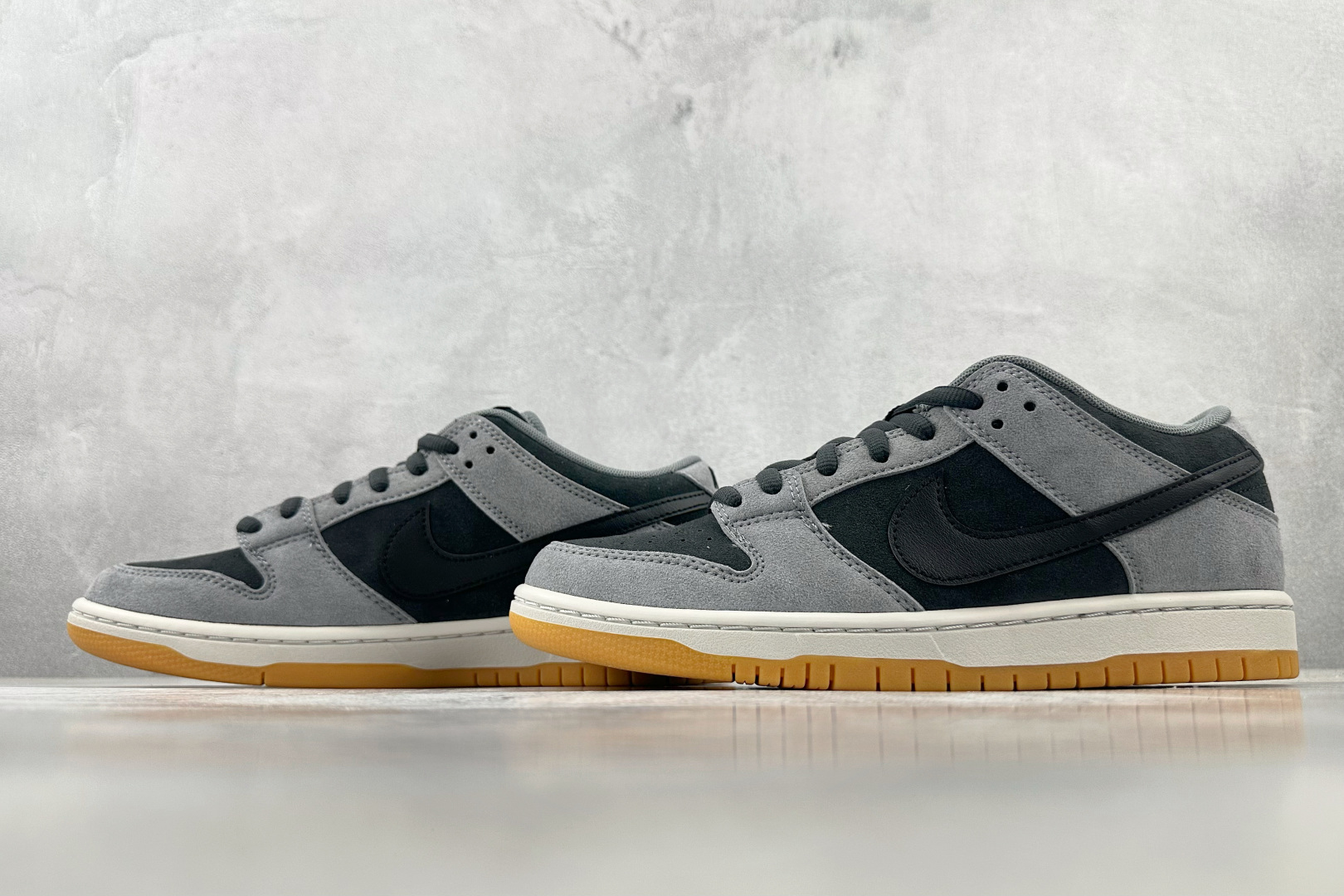 KW神版 
口碑神作 Nike Dunk SB Low“DARK SMOKE GREY”灰黑色

货号：