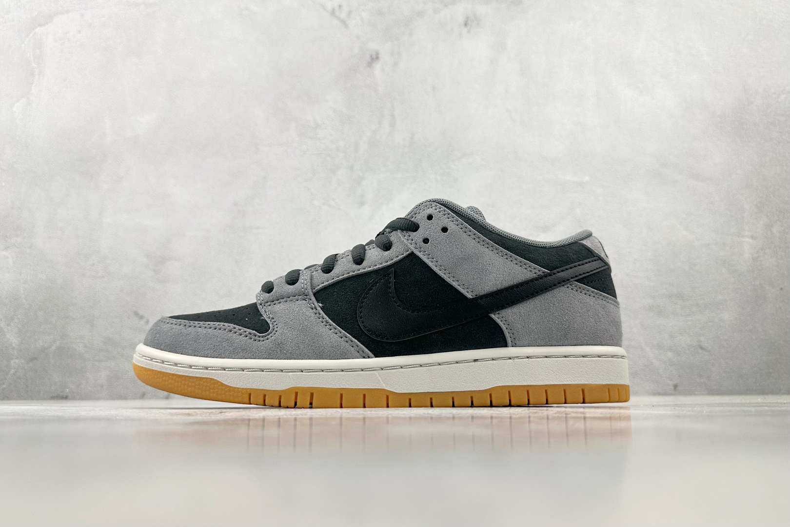 KW神版 
口碑神作 Nike Dunk SB Low“DARK SMOKE GREY”灰黑色

货号：