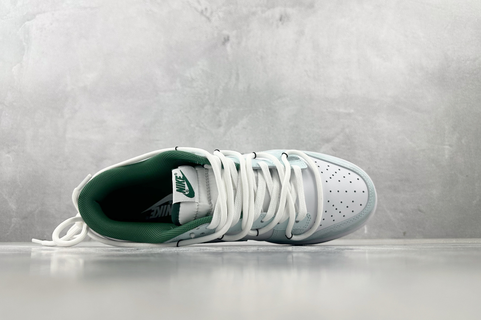 YC 
【定制球鞋】Nike Dunk 青花蛇骨 淡青色

货号：DD1391-101
尺码：40 40