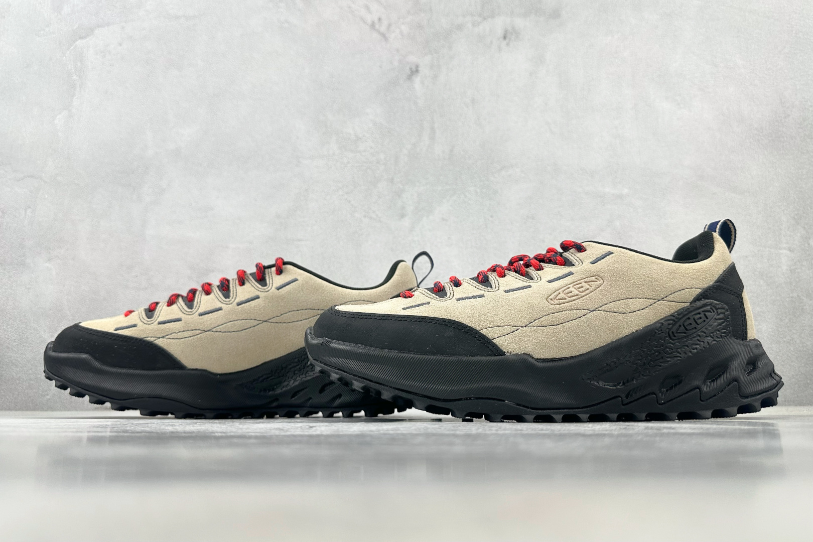 ZX 神版 
KEEN Jasper Zionic 棕色

货号：
尺码：36 36.5 37 38.5