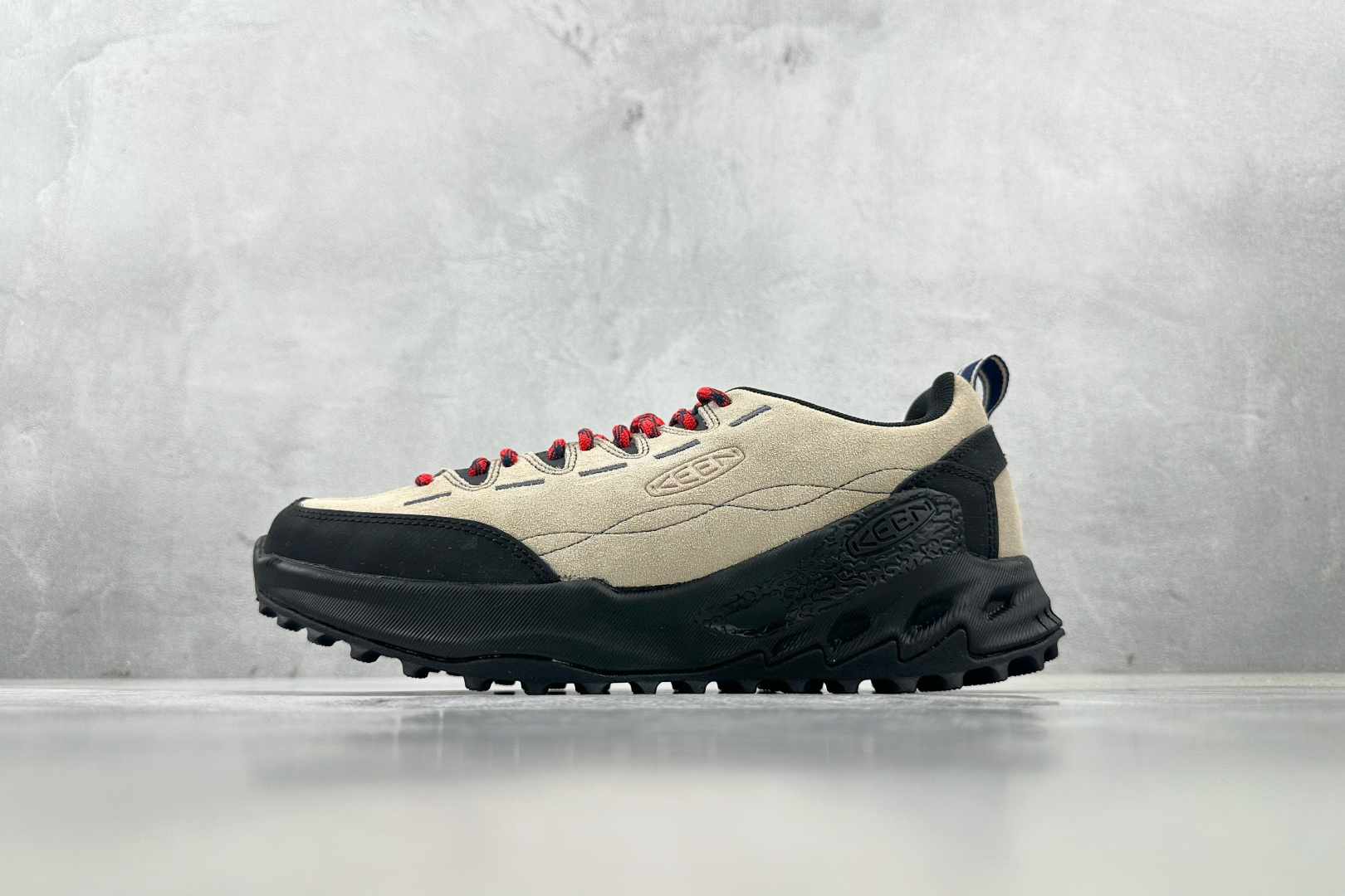 ZX 神版 
KEEN Jasper Zionic 棕色

货号：
尺码：36 36.5 37 38.5