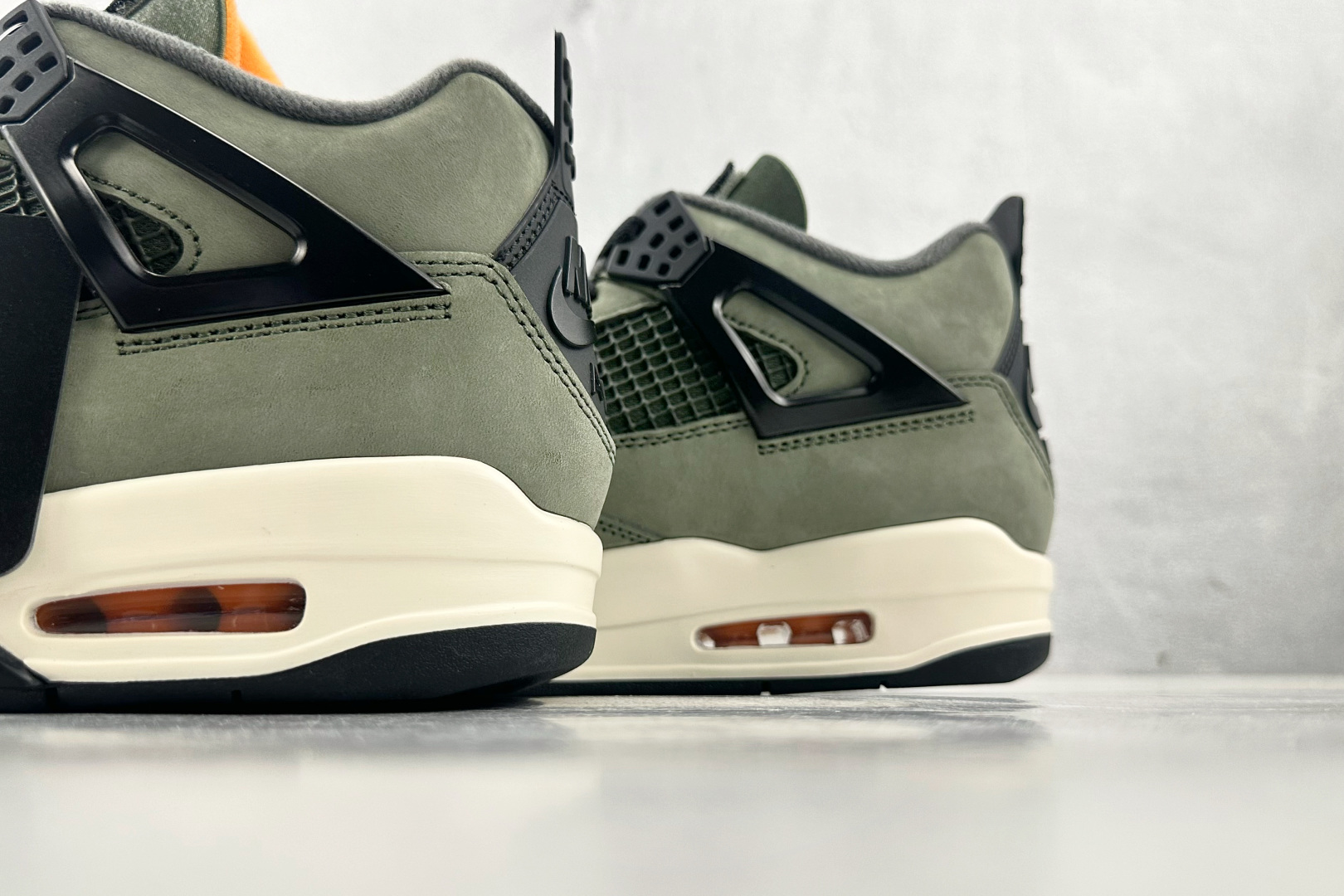 KZ/2.0 
口碑神作 UNDEFEATED x Jordan Air Jordan 4 橄榄色

货