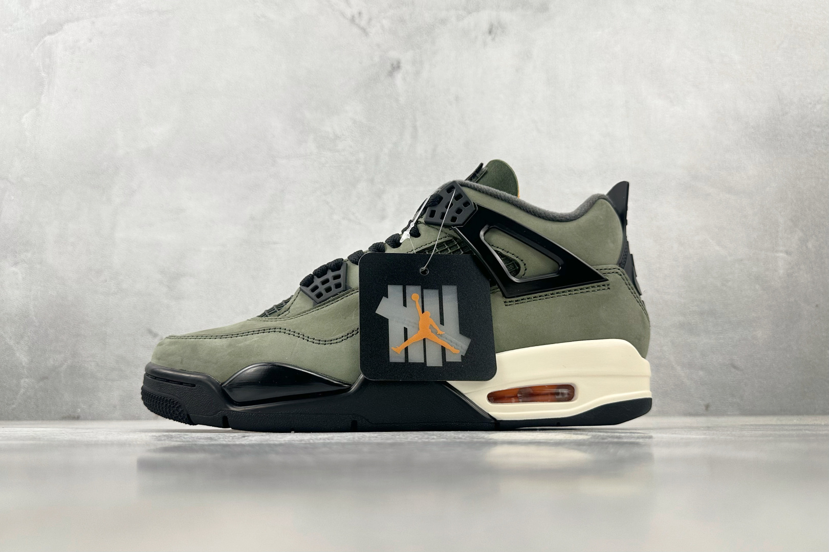 KZ/2.0 
口碑神作 UNDEFEATED x Jordan Air Jordan 4 橄榄色

货