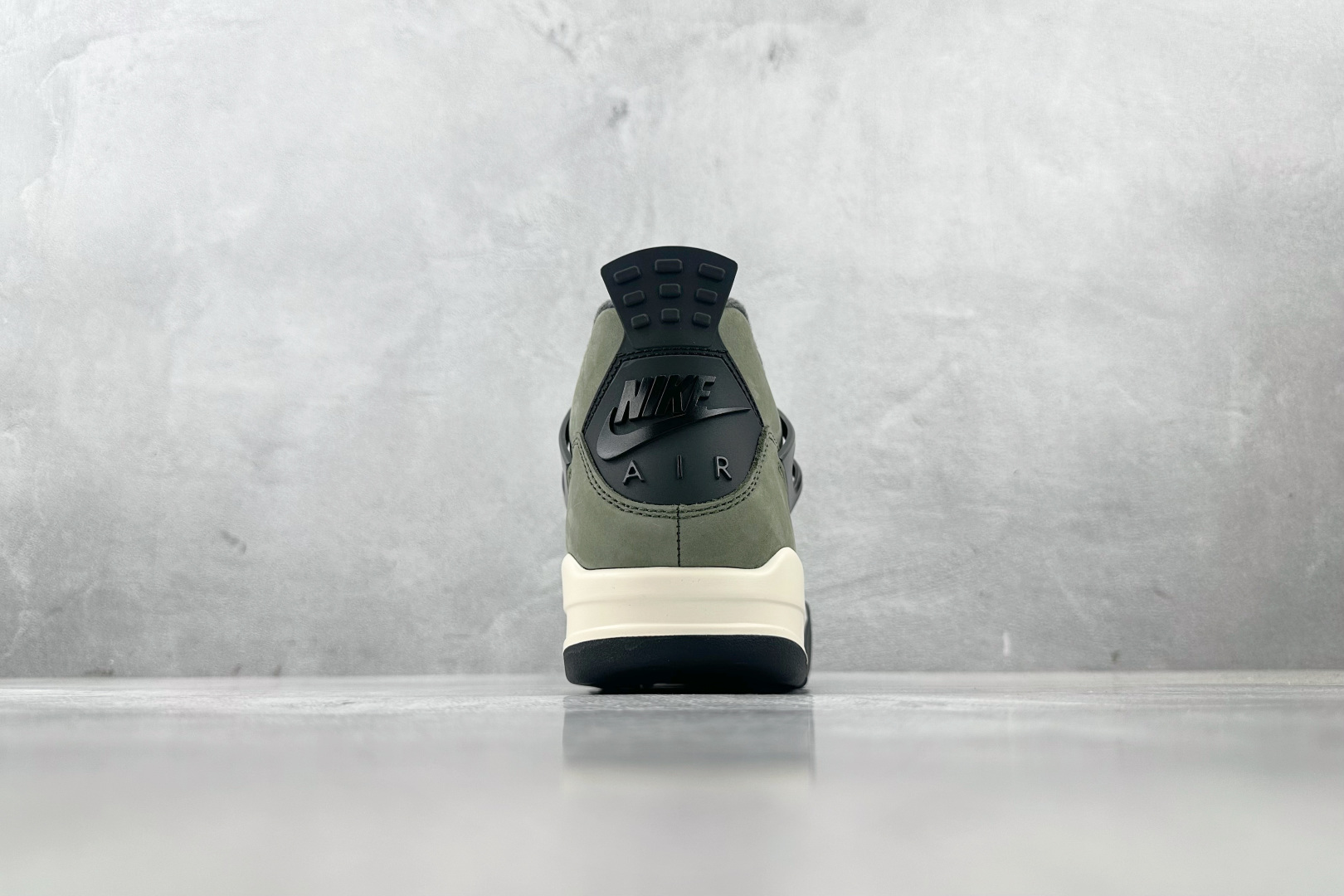 KZ/2.0 
口碑神作 UNDEFEATED x Jordan Air Jordan 4 橄榄色

货