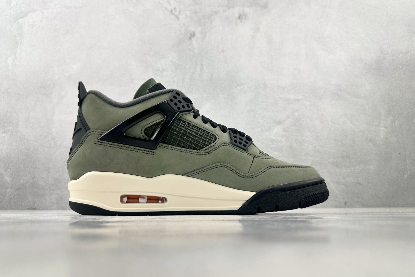 KZ/2.0 
口碑神作 UNDEFEATED x Jordan Air Jordan 4 橄榄色

货