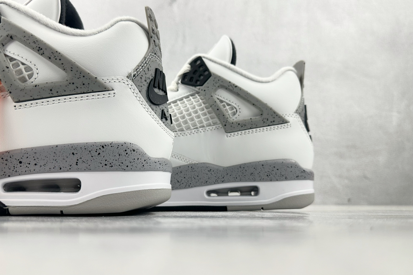 KZ/2.0 
口碑神作 Jordan Air Jordan 4 OG White Cement白灰

