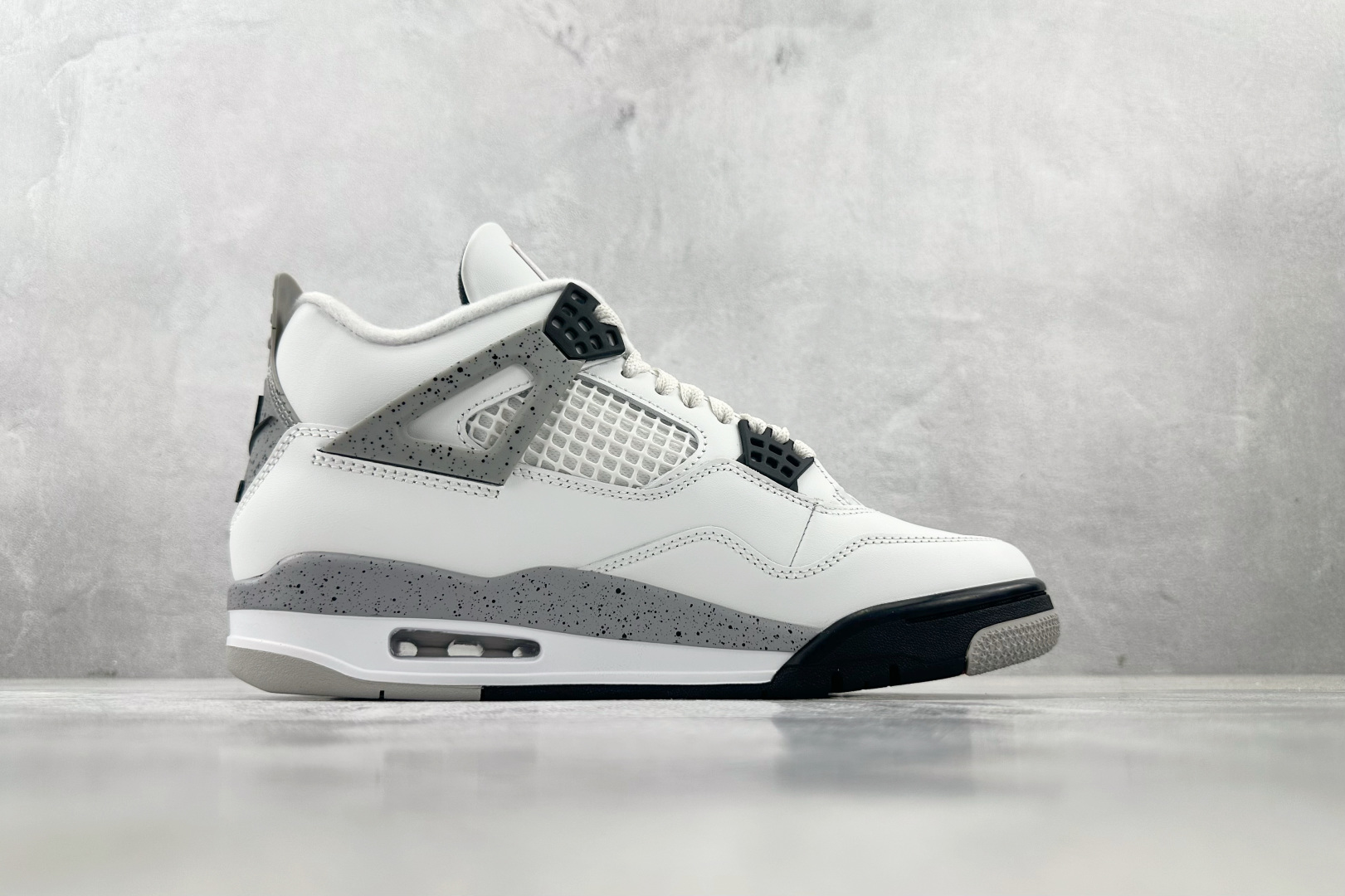 KZ/2.0 
口碑神作 Jordan Air Jordan 4 OG White Cement白灰

