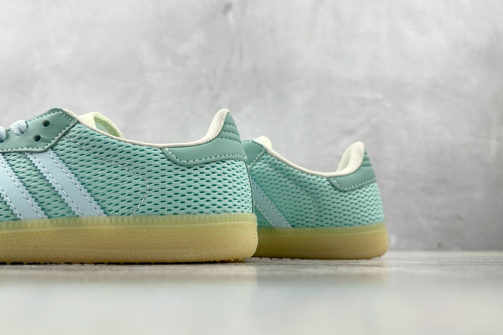 R 版 
出口订单  adidas originals SAMBA OG 绿色

货号 ：JI3179
