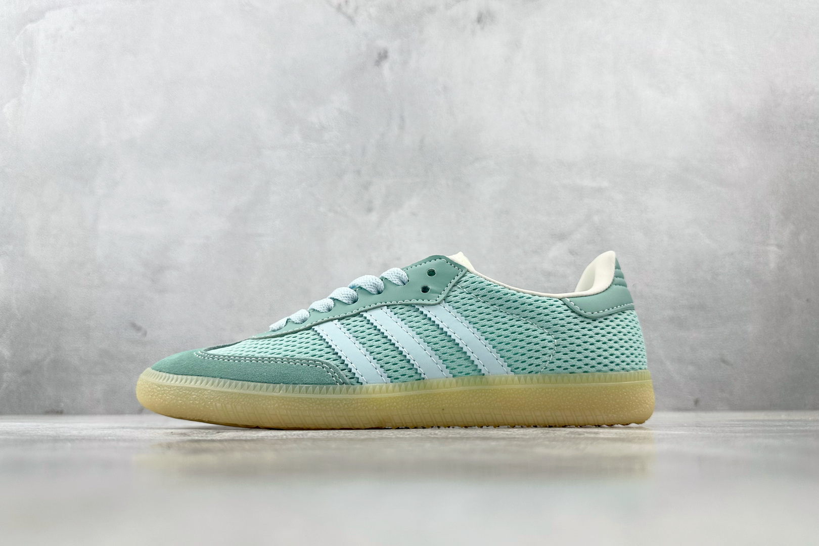 R 版 
出口订单  adidas originals SAMBA OG 绿色

货号 ：JI3179
