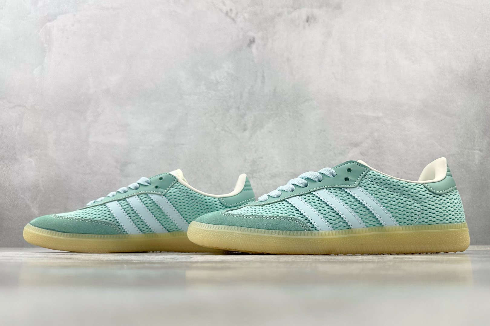 R 版 
出口订单  adidas originals SAMBA OG 绿色

货号 ：JI3179
