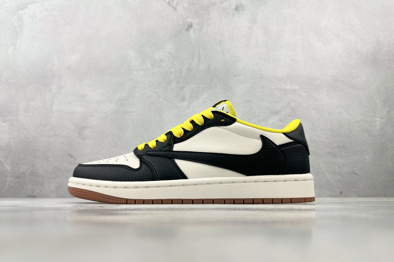 DK 
定制 Air Jordan 1 Low ow SP 黑白黄

货号：DN6901 093
尺码：