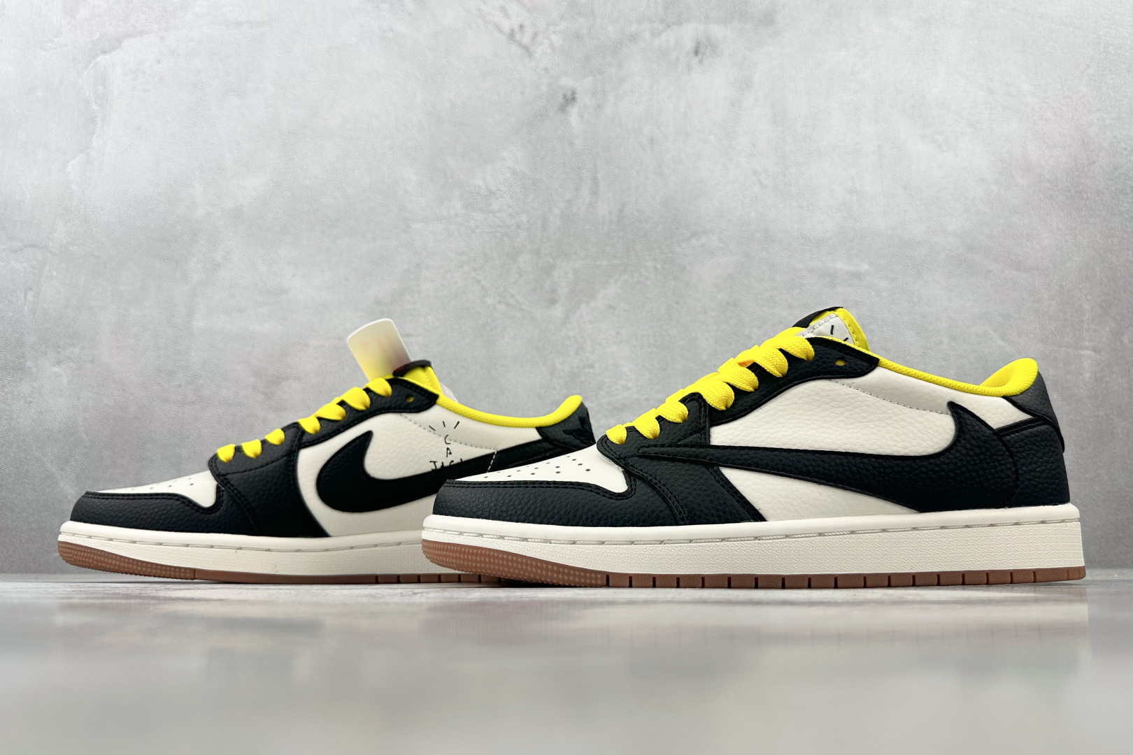 DK 
定制 Air Jordan 1 Low ow SP 黑白黄

货号：DN6901 093
尺码：