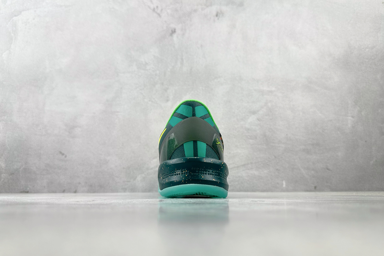 GX 
顶级纯原 完美复刻  Nike Kobe 8 Protro What The Kobe橙蓝

货