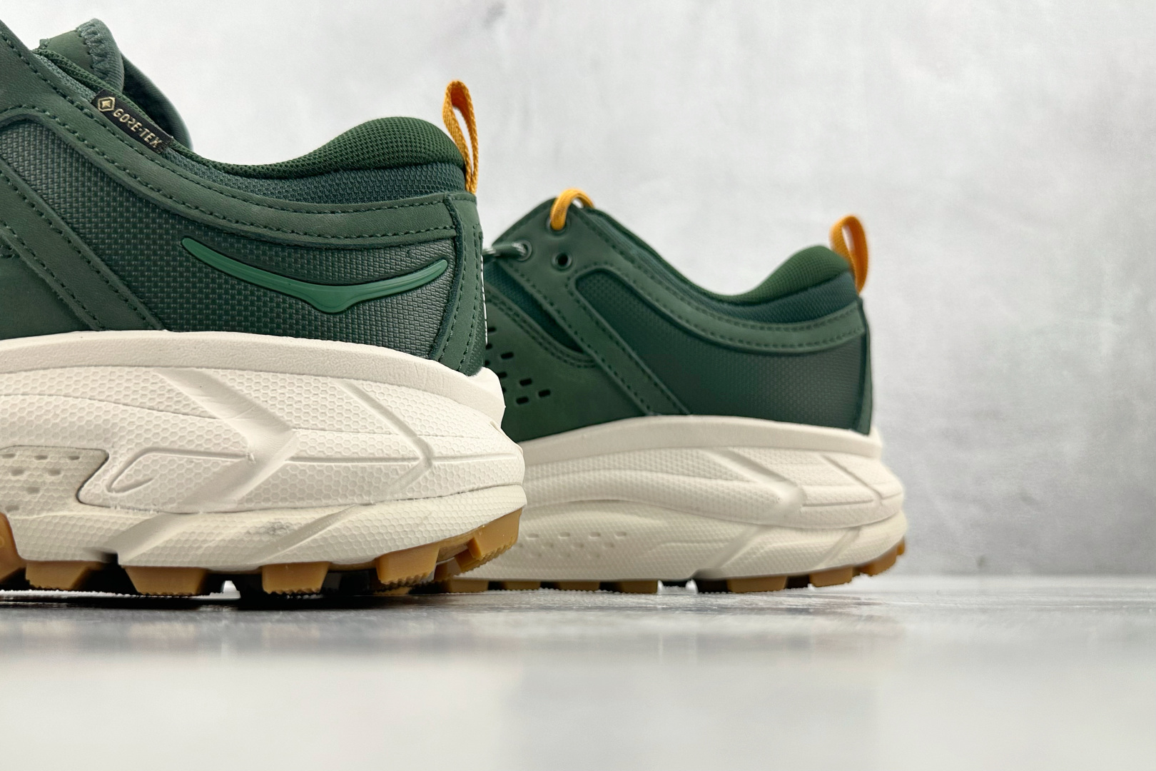 HK 
平台专供 HOKA ONE ONE Tor Ultra 深绿色

货号：-MVW
尺码：36 3