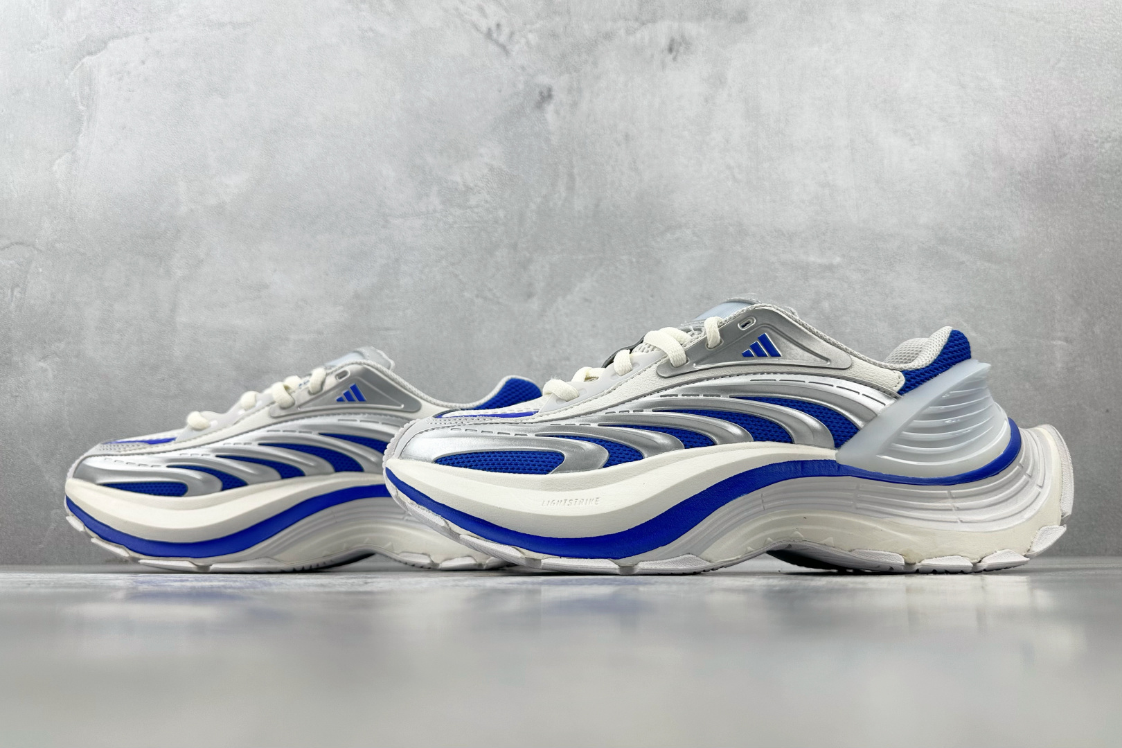 XM版 
adidas XLG MTW 蓝白银

货号：JS1502
尺码：36 36.5 37 38.