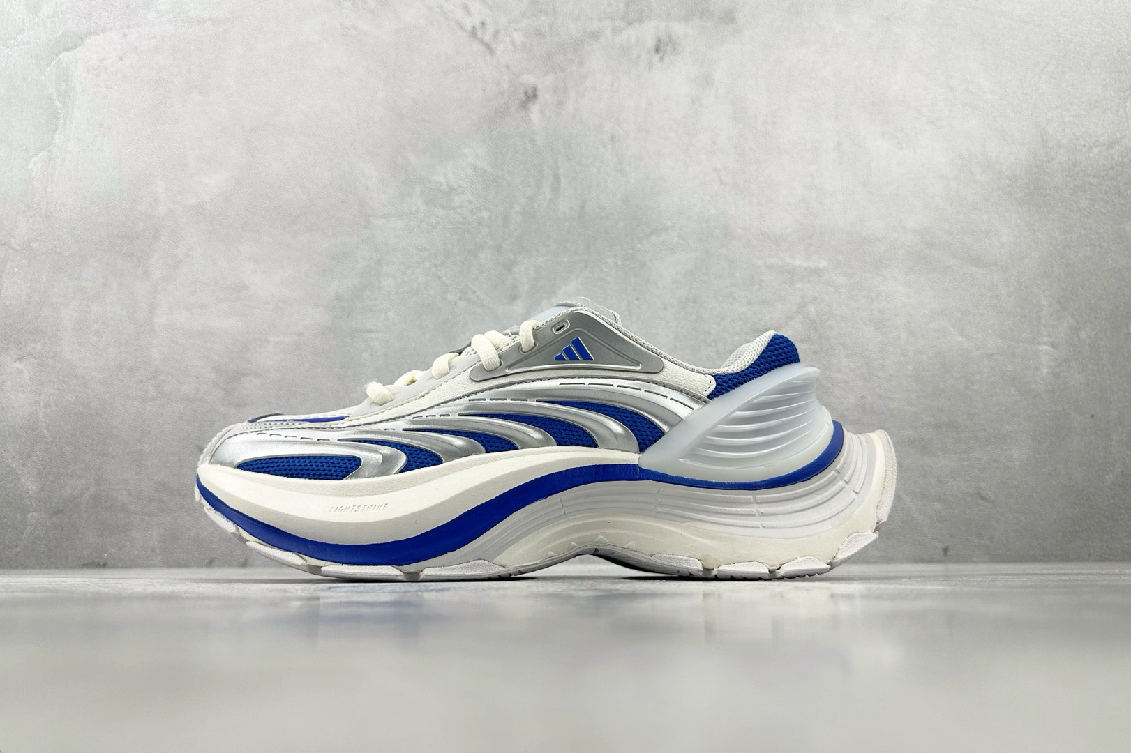 XM版 
adidas XLG MTW 蓝白银

货号：JS1502
尺码：36 36.5 37 38.