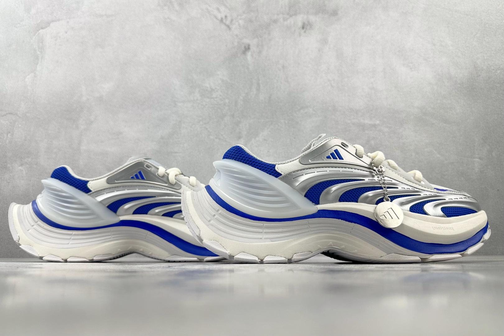 XM版 
adidas XLG MTW 蓝白银

货号：JS1502
尺码：36 36.5 37 38.