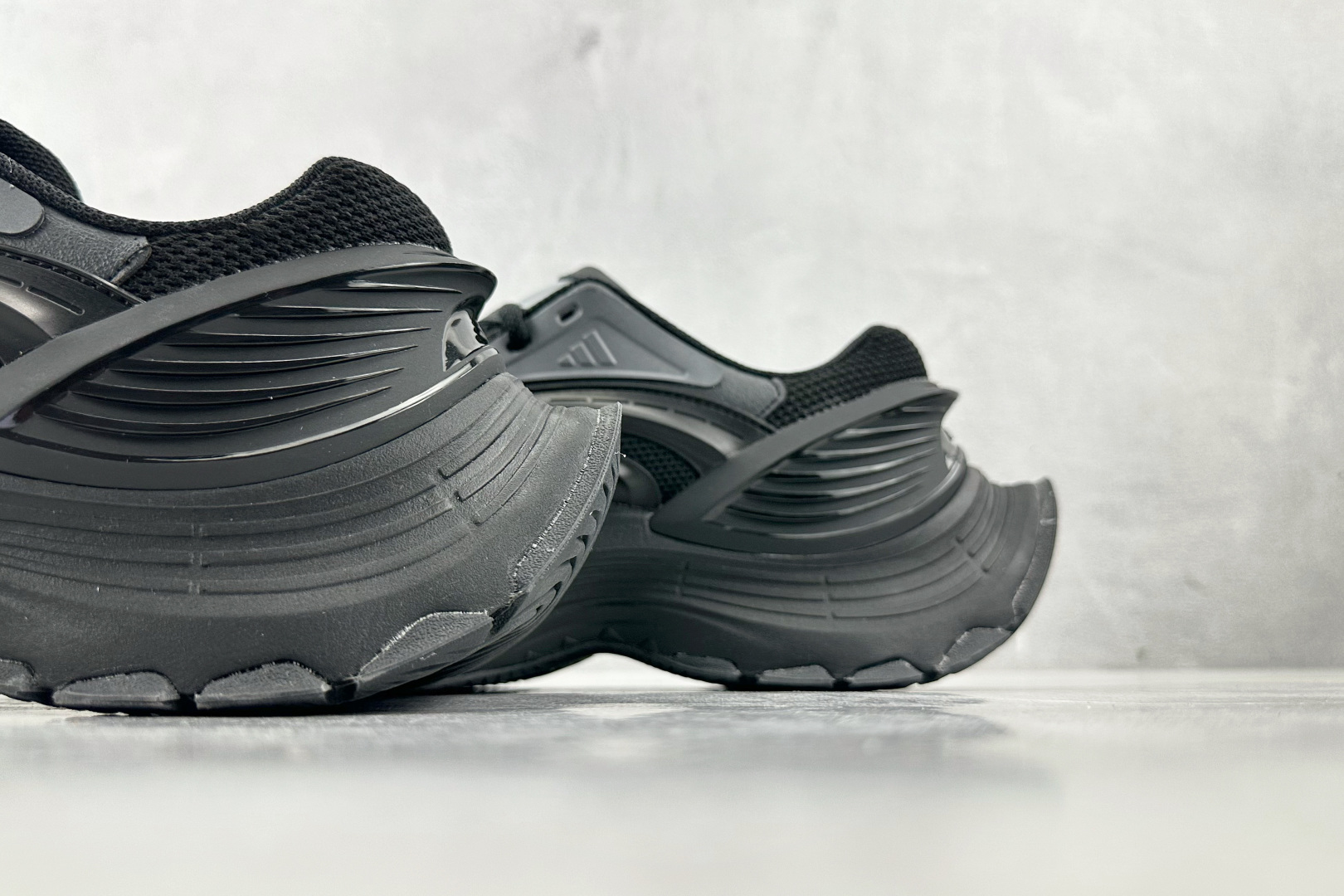 XM版 
adidas XLG MTW 黑色

货号：JR5383
尺码：36 36.5 37 38.5
