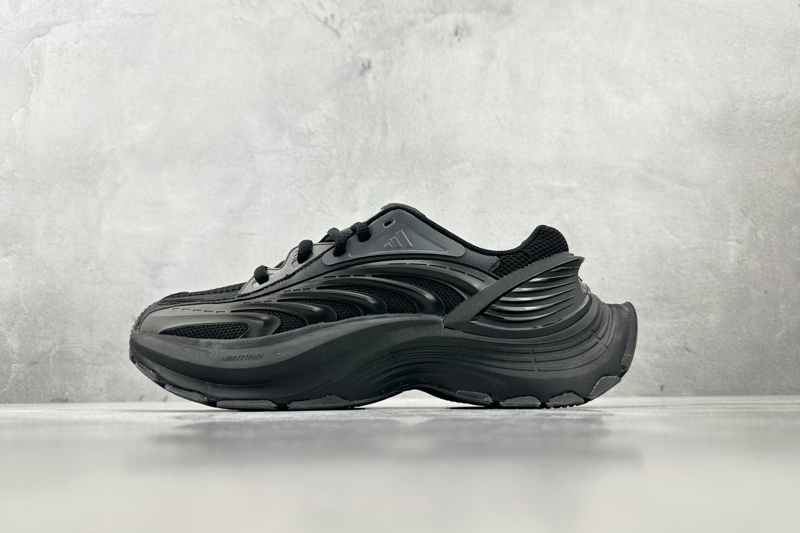 XM版 
adidas XLG MTW 黑色

货号：JR5383
尺码：36 36.5 37 38.5