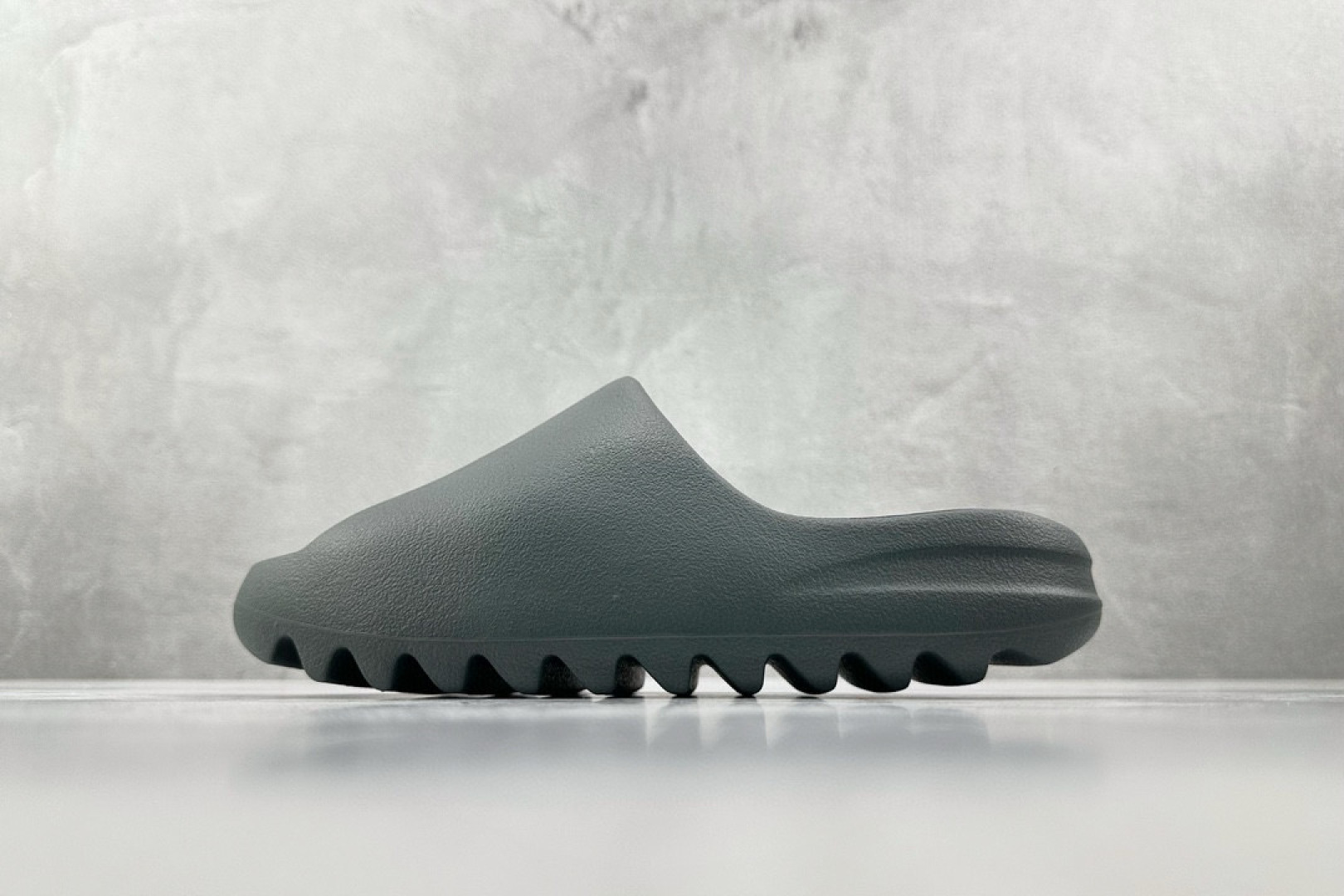 
全新外贸大厂出品 已出配色合集 adidas originals Yeezy Slide 系列