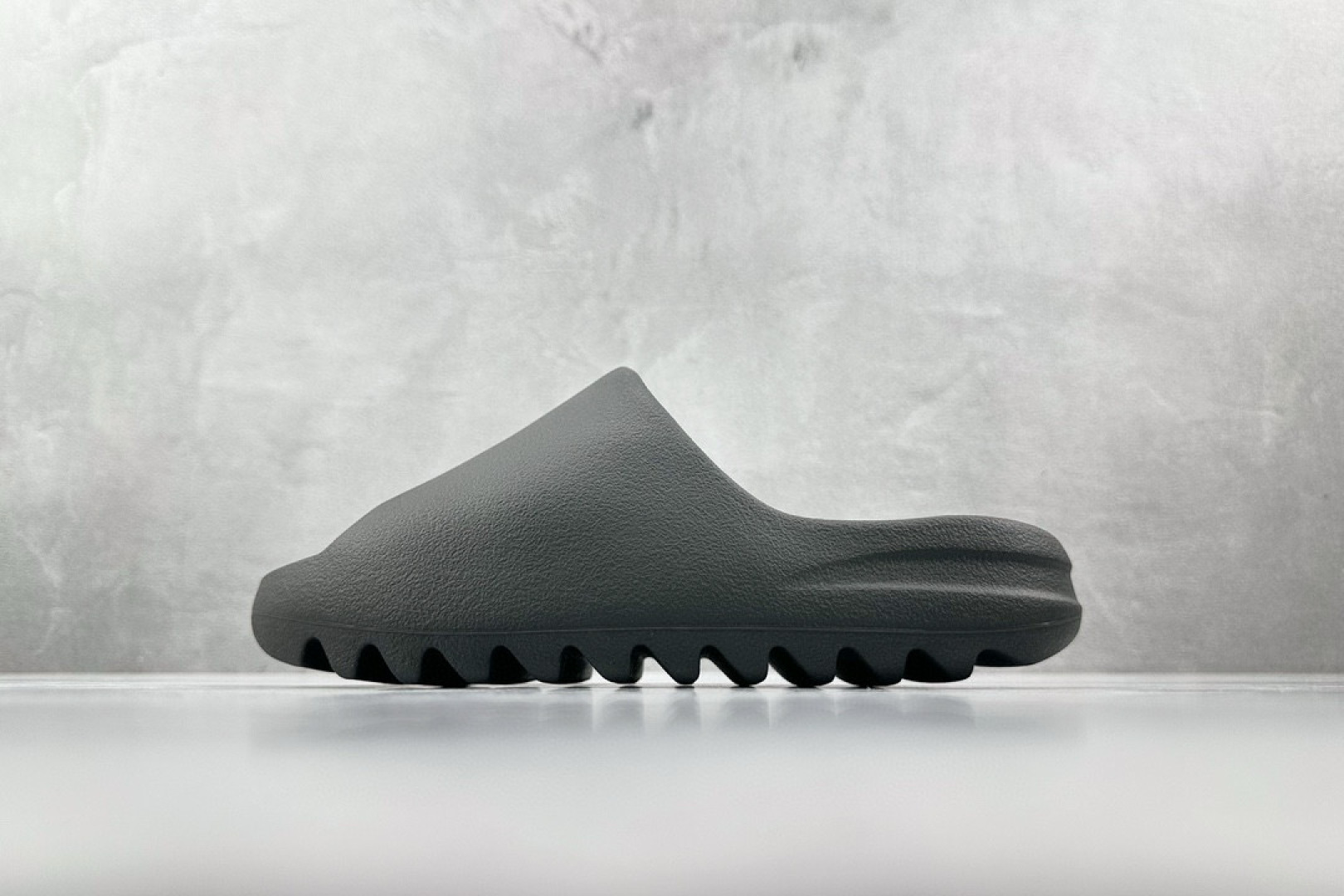 
全新外贸大厂出品 已出配色合集 adidas originals Yeezy Slide 系列